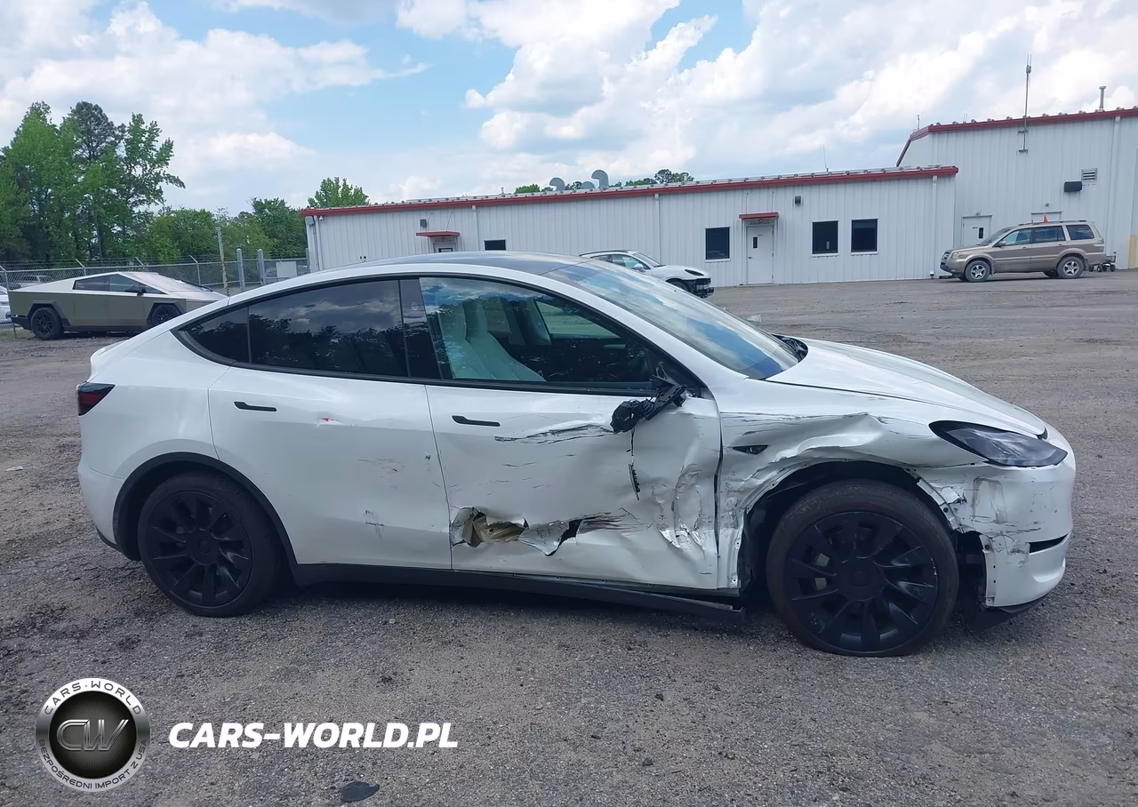 2024 Tesla Model Y Long Range Dual Motor All-Wheel Drive VIN:7SAYGDEE4RA268073 - 13