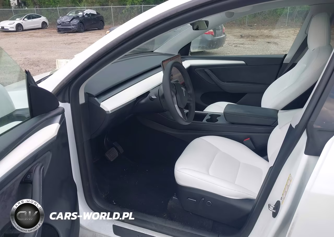 2024 Tesla Model Y Long Range Dual Motor All-Wheel Drive VIN:7SAYGDEE4RA268073 - 5