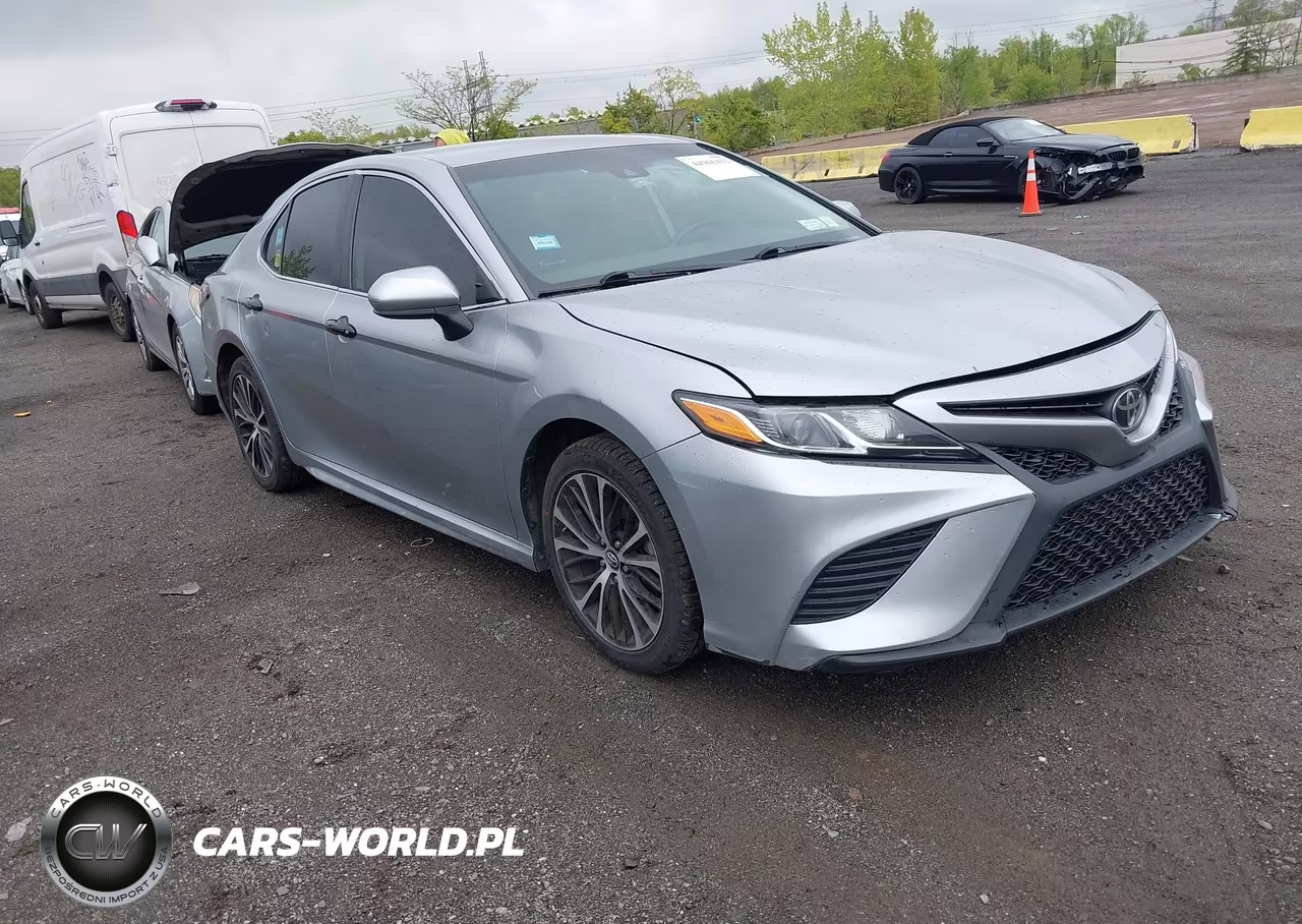 2019 Toyota Camry Se – zdjęcie 1 z 17