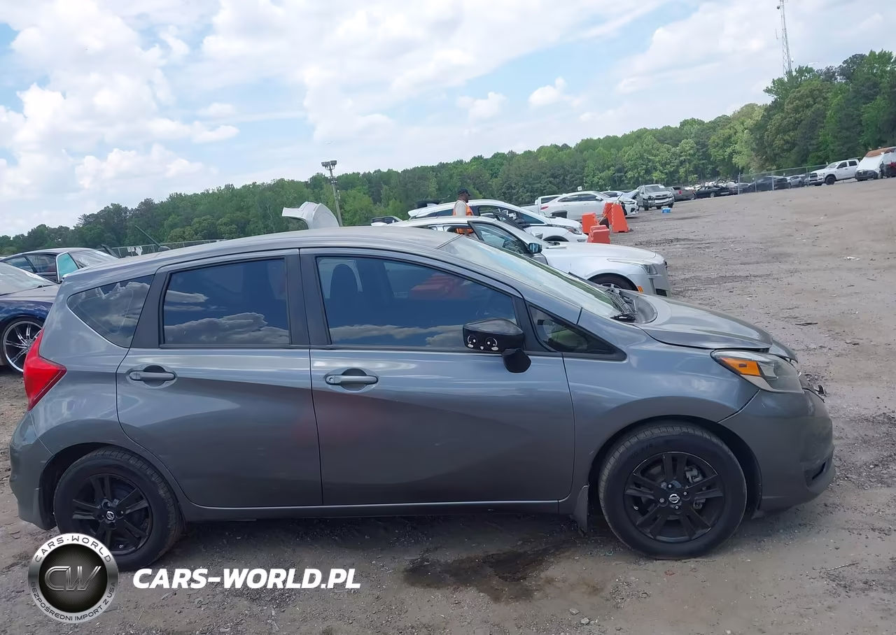 2018 Nissan Versa Note S VIN:3N1CE2CP3JL359367 - 13