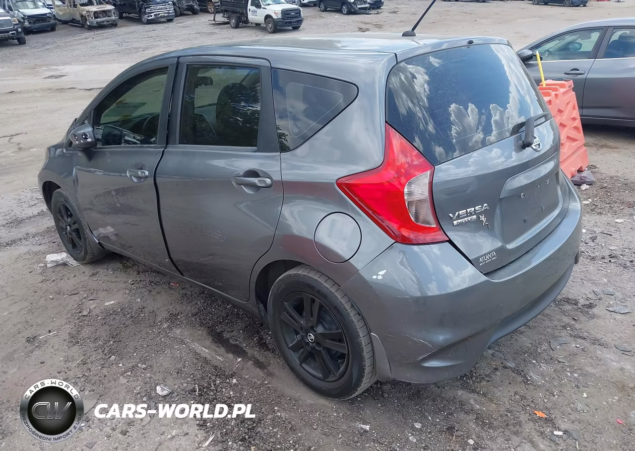 2018 Nissan Versa Note S VIN:3N1CE2CP3JL359367 - 3