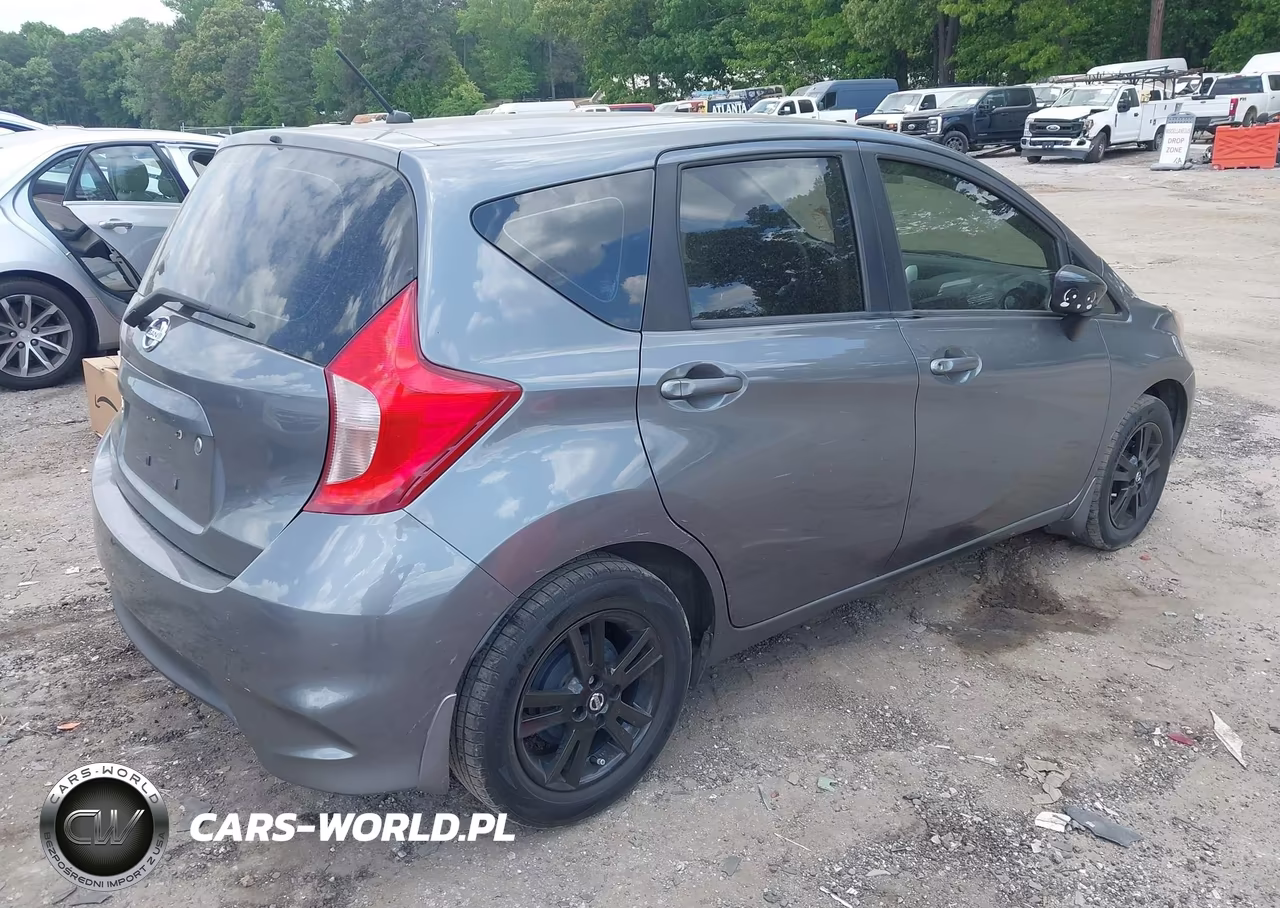2018 Nissan Versa Note S VIN:3N1CE2CP3JL359367 - 4