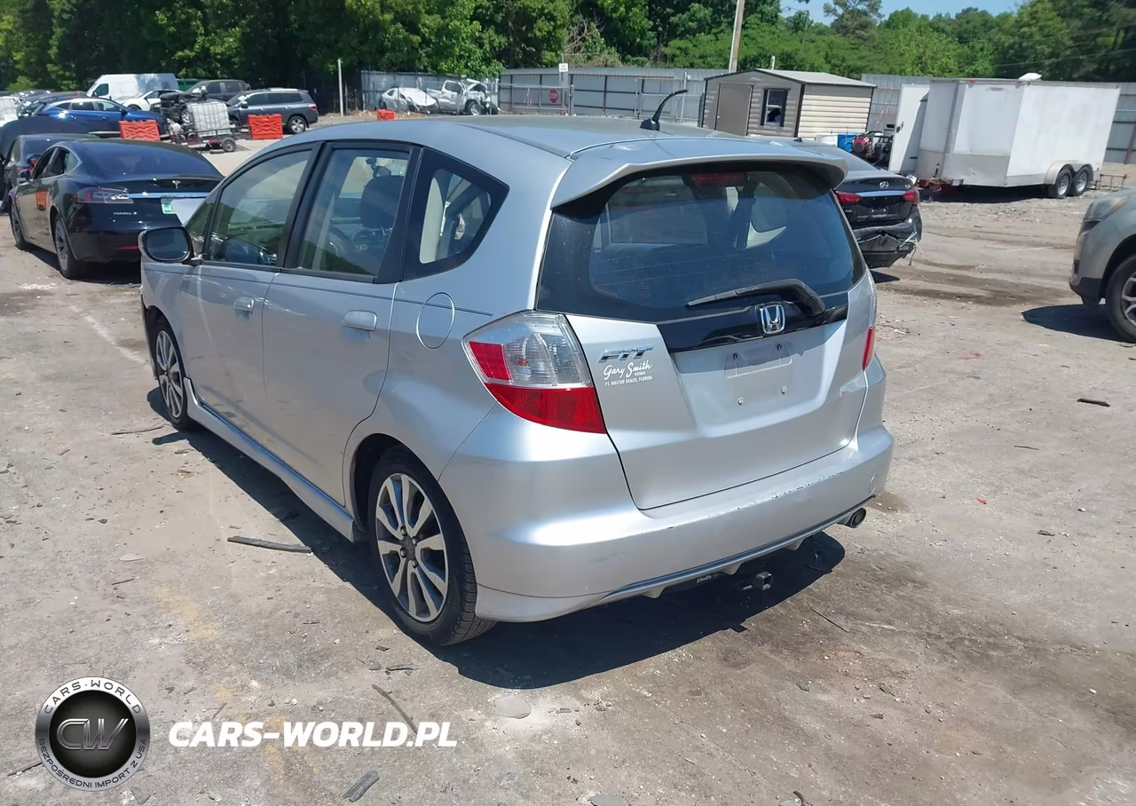 2012 Honda Fit Sport VIN:JHMGE8H59CC002765 - 3