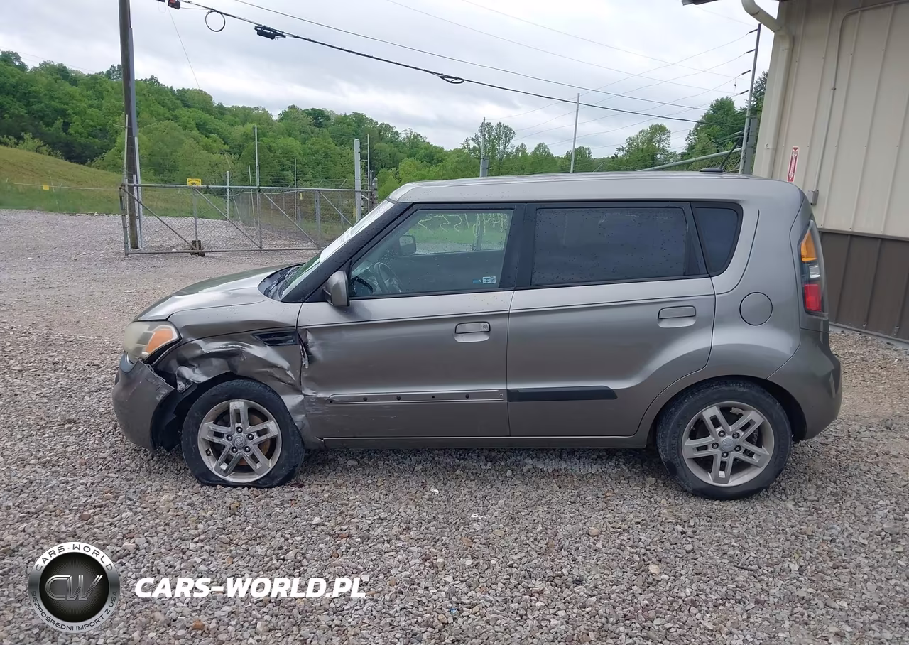 2010 Kia Soul + VIN:KNDJT2A21A7157925 - 14
