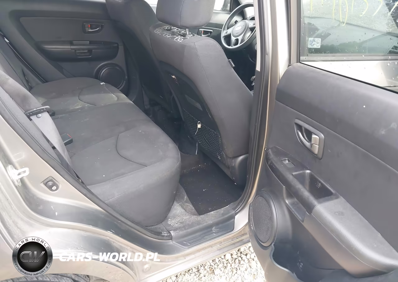 2010 Kia Soul + VIN:KNDJT2A21A7157925 - 8