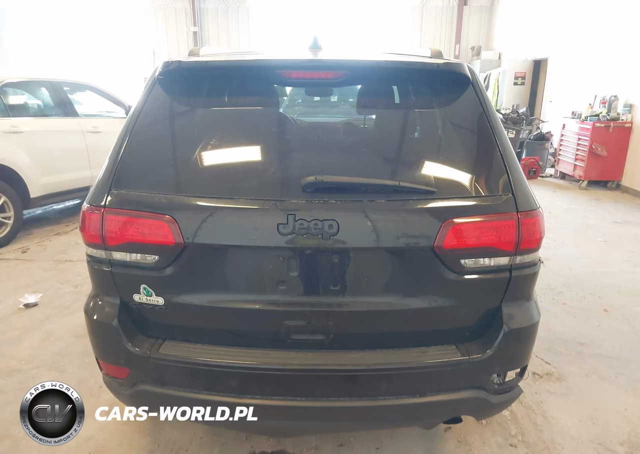 2018 Jeep Grand Cherokee Upland 4X4 VIN:1C4RJFAGXJC361254 - 16