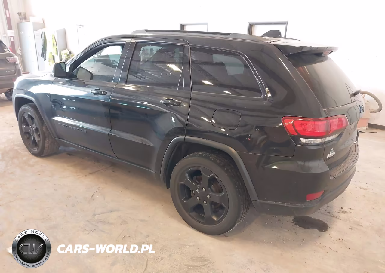 2018 Jeep Grand Cherokee Upland 4X4 VIN:1C4RJFAGXJC361254 - 3