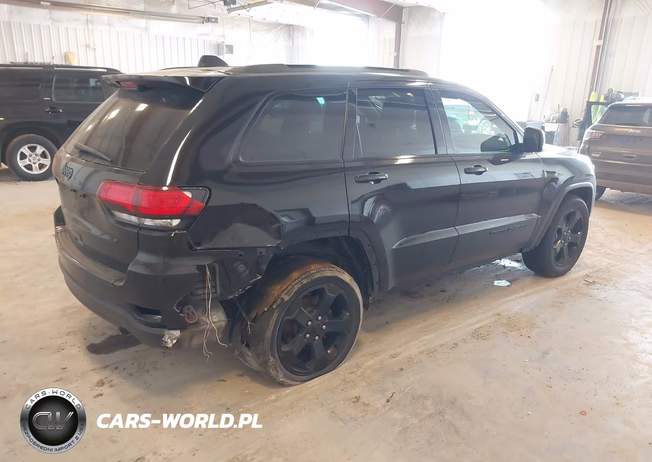 2018 Jeep Grand Cherokee Upland 4X4 VIN:1C4RJFAGXJC361254 - 4