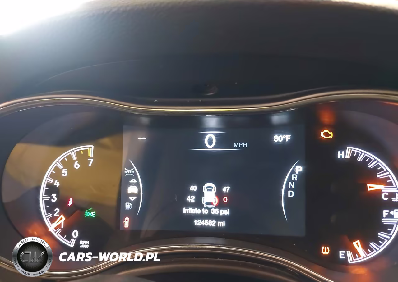 2018 Jeep Grand Cherokee Upland 4X4 VIN:1C4RJFAGXJC361254 - 7