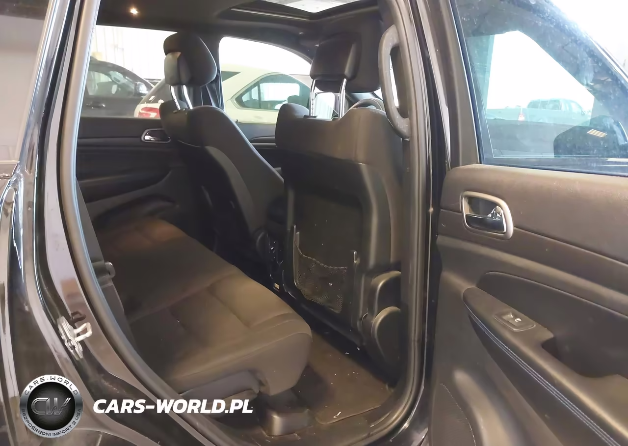 2018 Jeep Grand Cherokee Upland 4X4 VIN:1C4RJFAGXJC361254 - 8