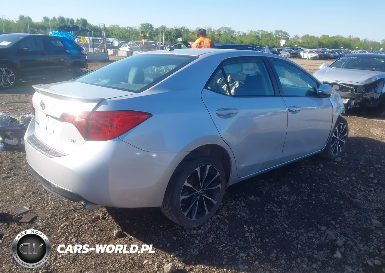 2018 Toyota Corolla Se VIN:2T1BURHE0JC997350 - 4