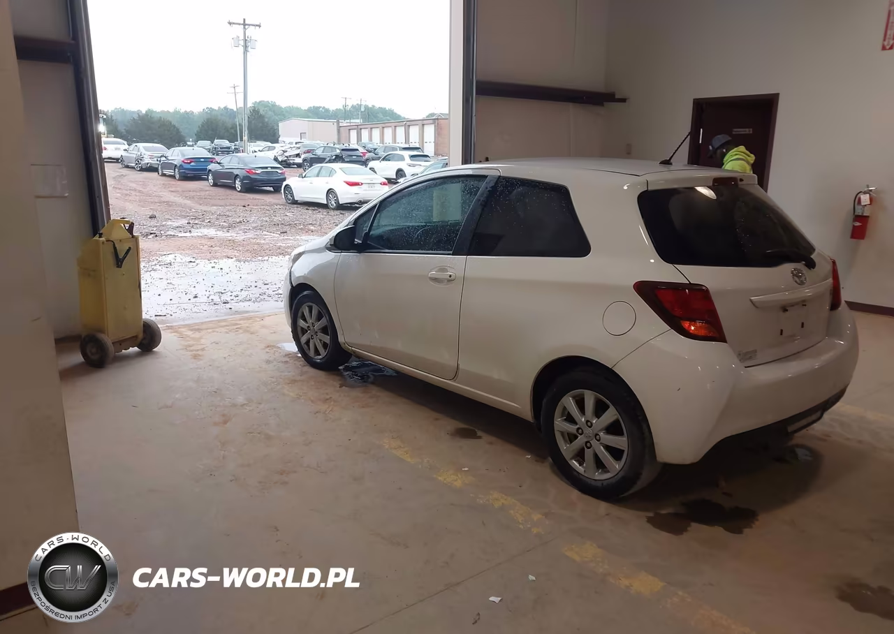 2015 Toyota Yaris Le VIN:VNKJTUD30FA055761 - 3