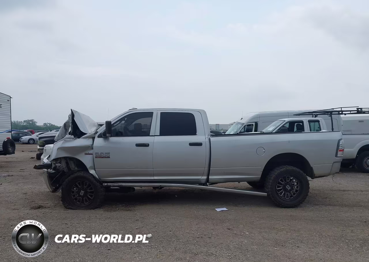 2018 Ram 3500 Tradesman 4X4 8' Box VIN:3C63R3GJ4JG361366 - 14