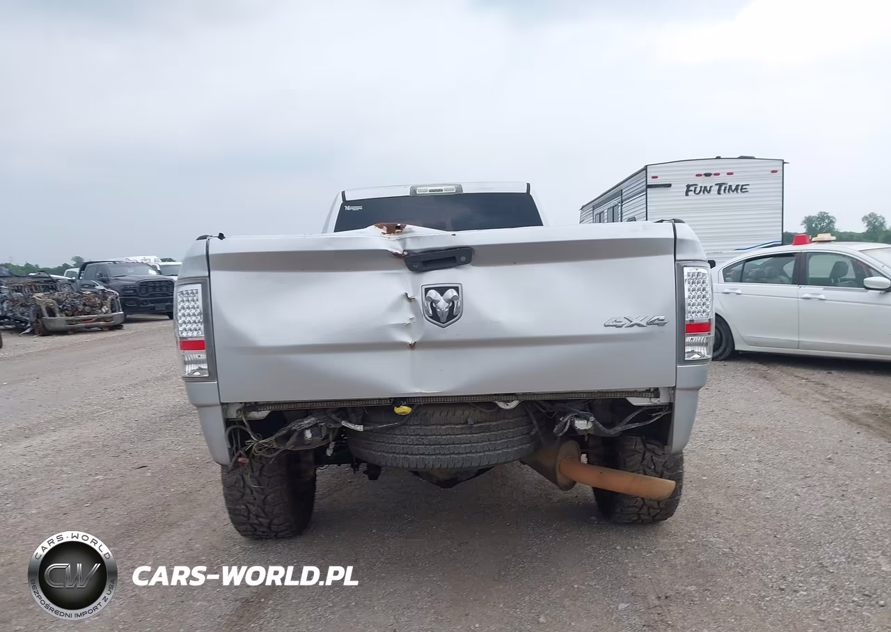 2018 Ram 3500 Tradesman 4X4 8' Box VIN:3C63R3GJ4JG361366 - 15