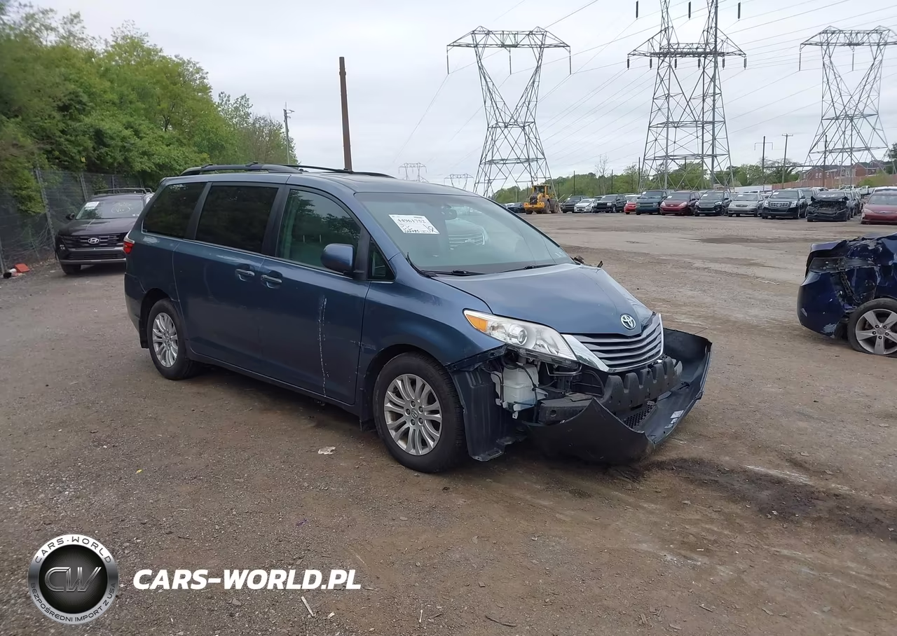 2017 Toyota Sienna Xle 8 Passenger