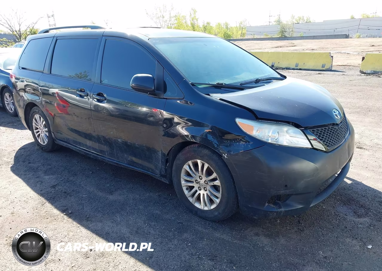 2014 Toyota Sienna Xle V6 8 Passenger
