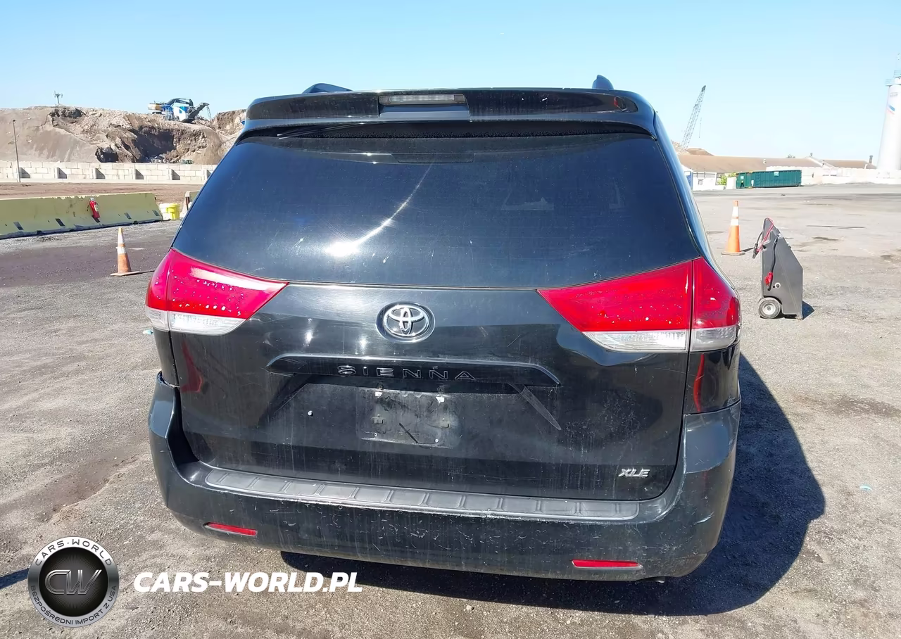 2014 Toyota Sienna Xle V6 8 Passenger VIN:5TDYK3DC2ES422827 - 16