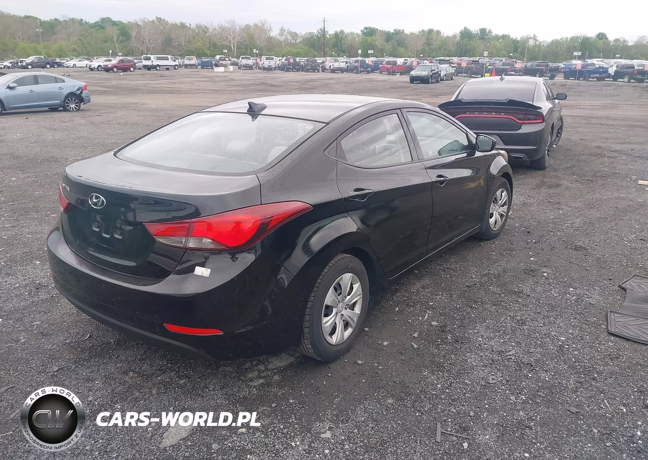 2016 Hyundai Elantra Se VIN:5NPDH4AE9GH751722 - 4