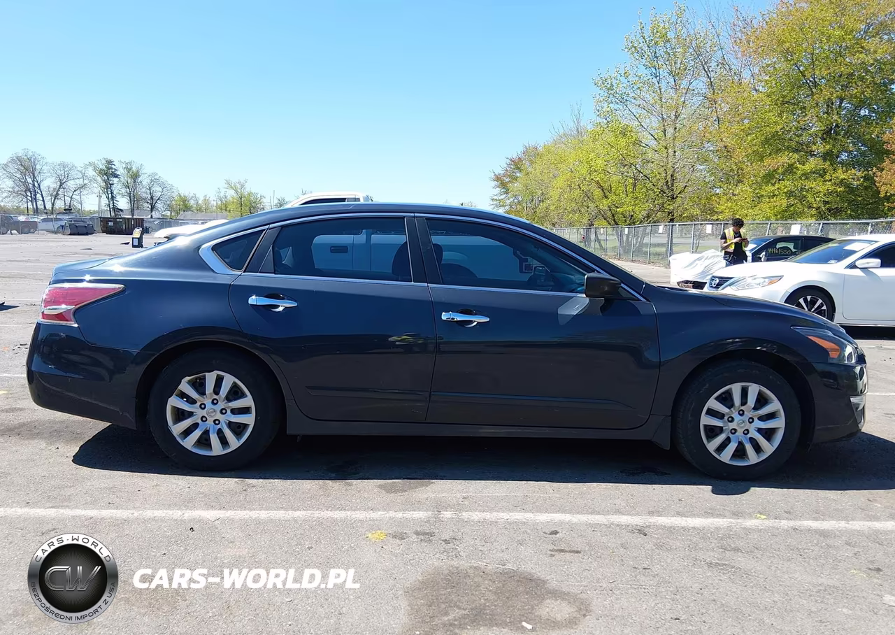 2015 Nissan Altima 2.5 S VIN:1N4AL3APXFC575101 - 13