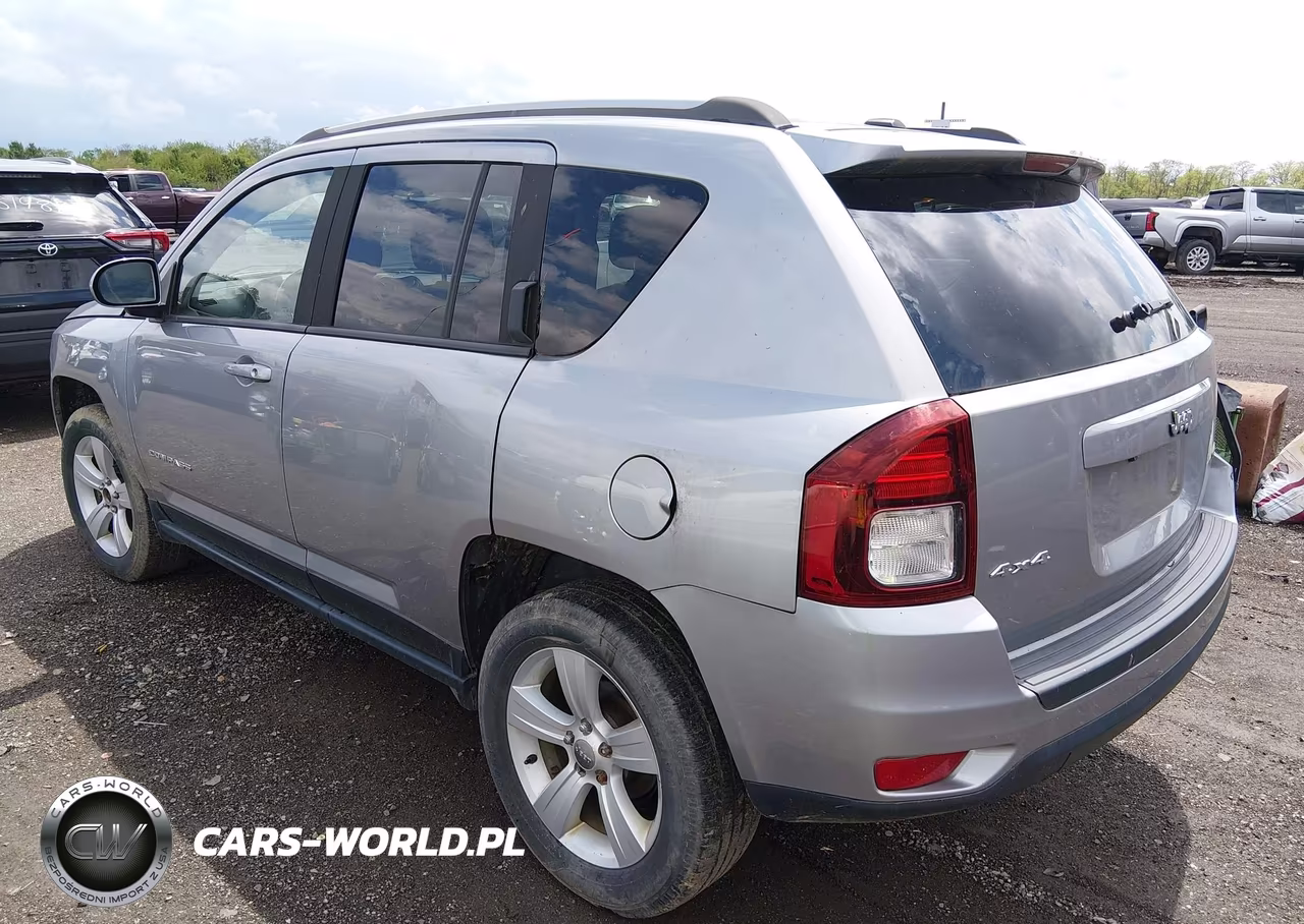 2016 Jeep Compass Latitude VIN:1C4NJDEB9GD758023 - 3