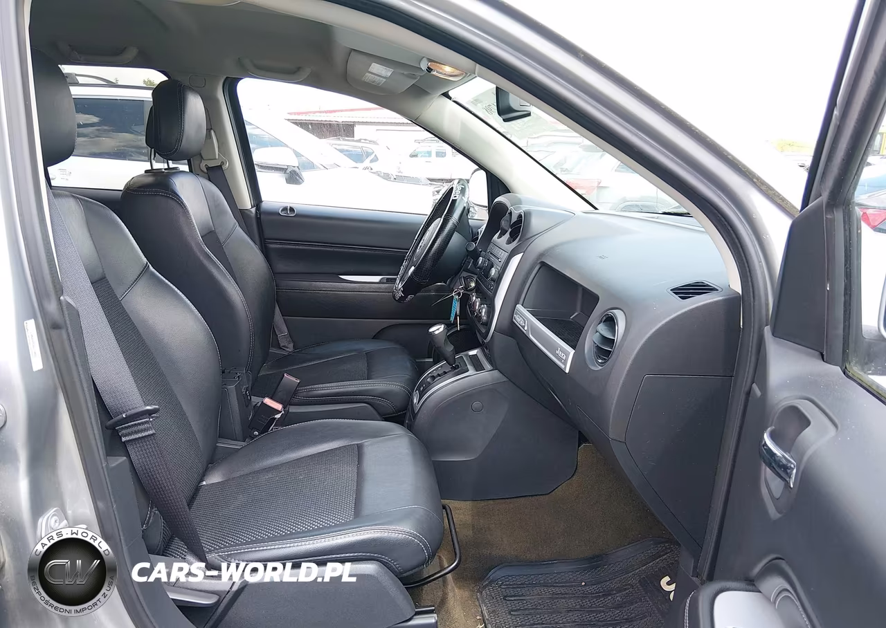 2016 Jeep Compass Latitude VIN:1C4NJDEB9GD758023 - 5