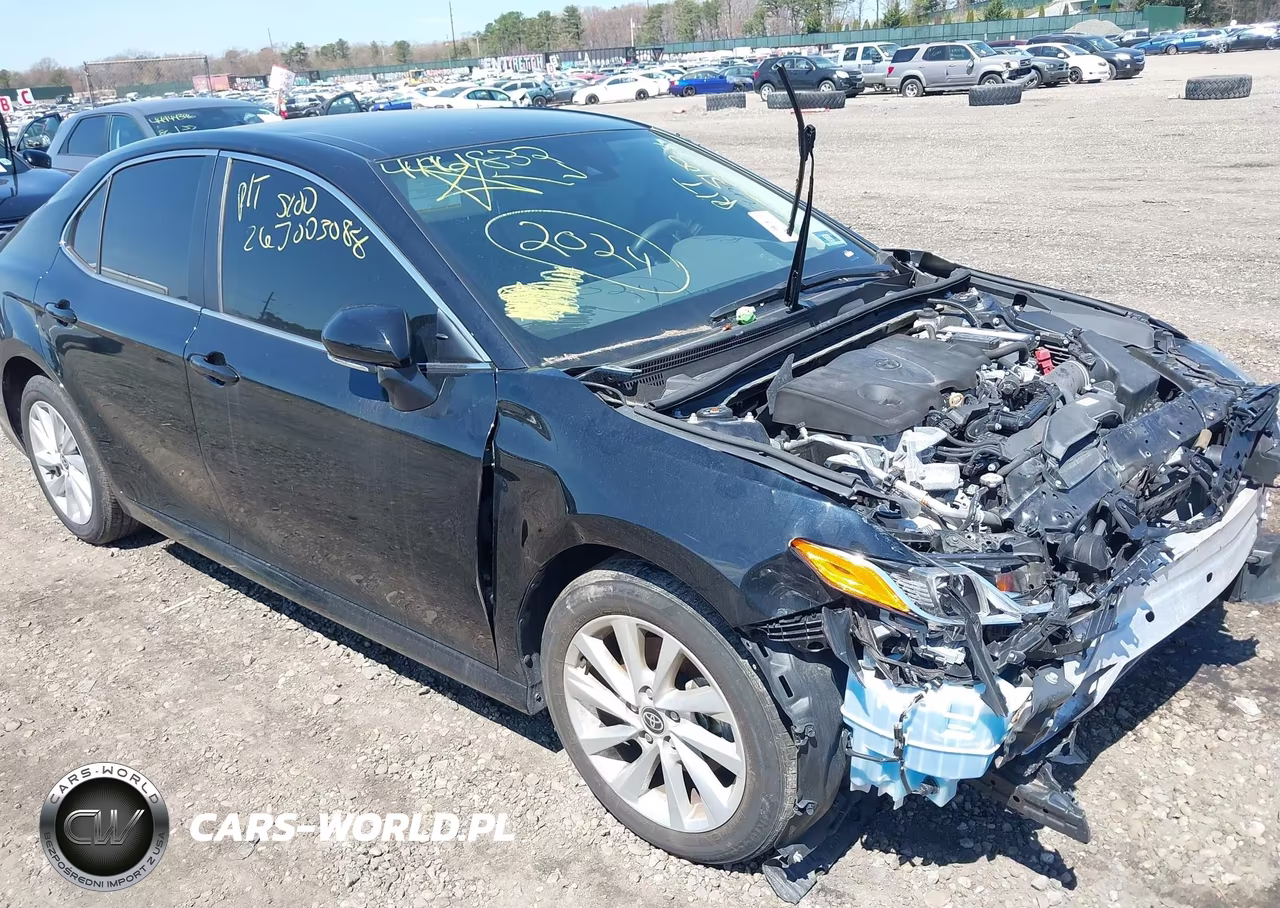 2024 Toyota Camry Le – zdjęcie 1 z 16