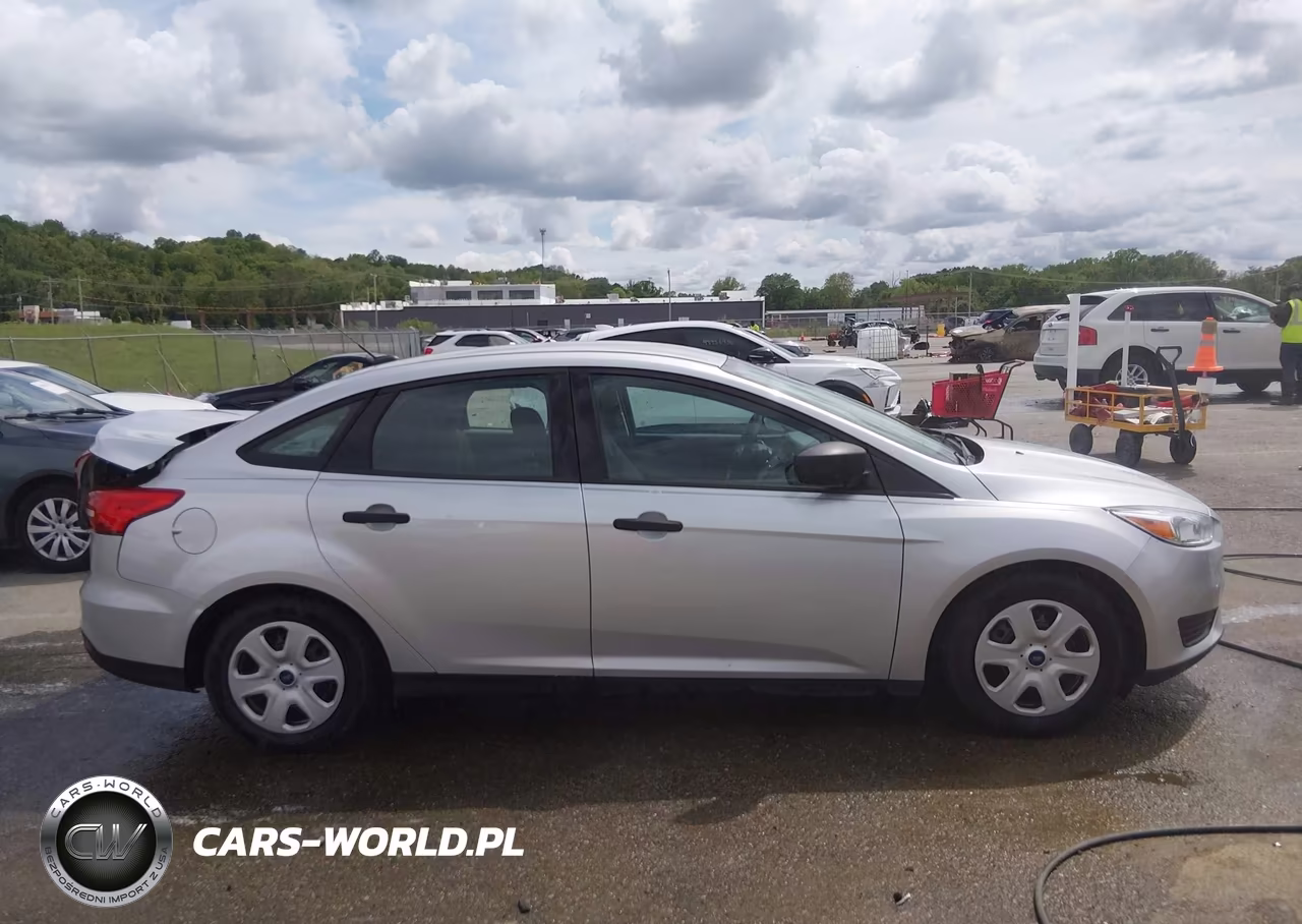 2015 Ford Focus S VIN:1FADP3E20FL357233 - 13