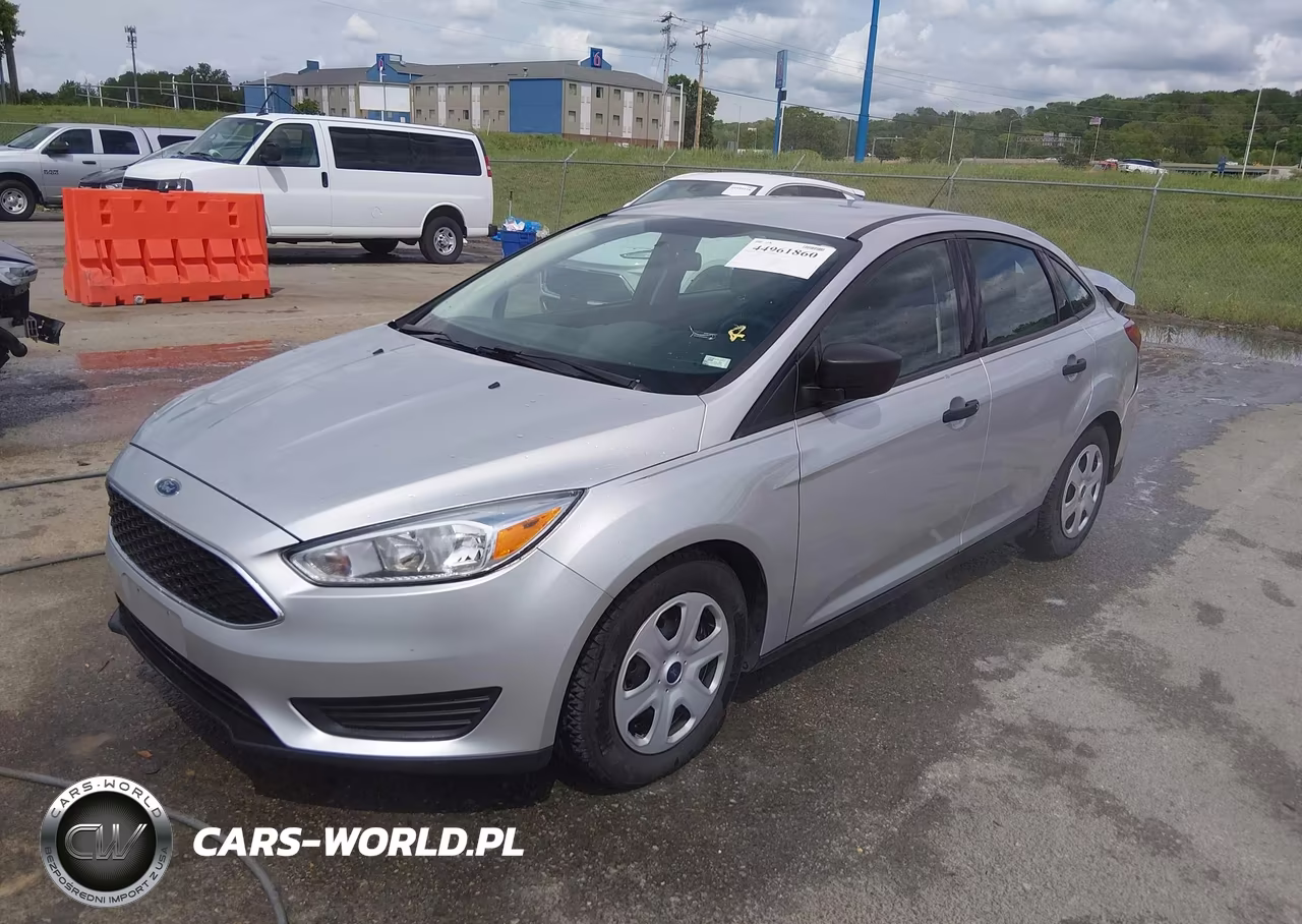 2015 Ford Focus S VIN:1FADP3E20FL357233 - 2