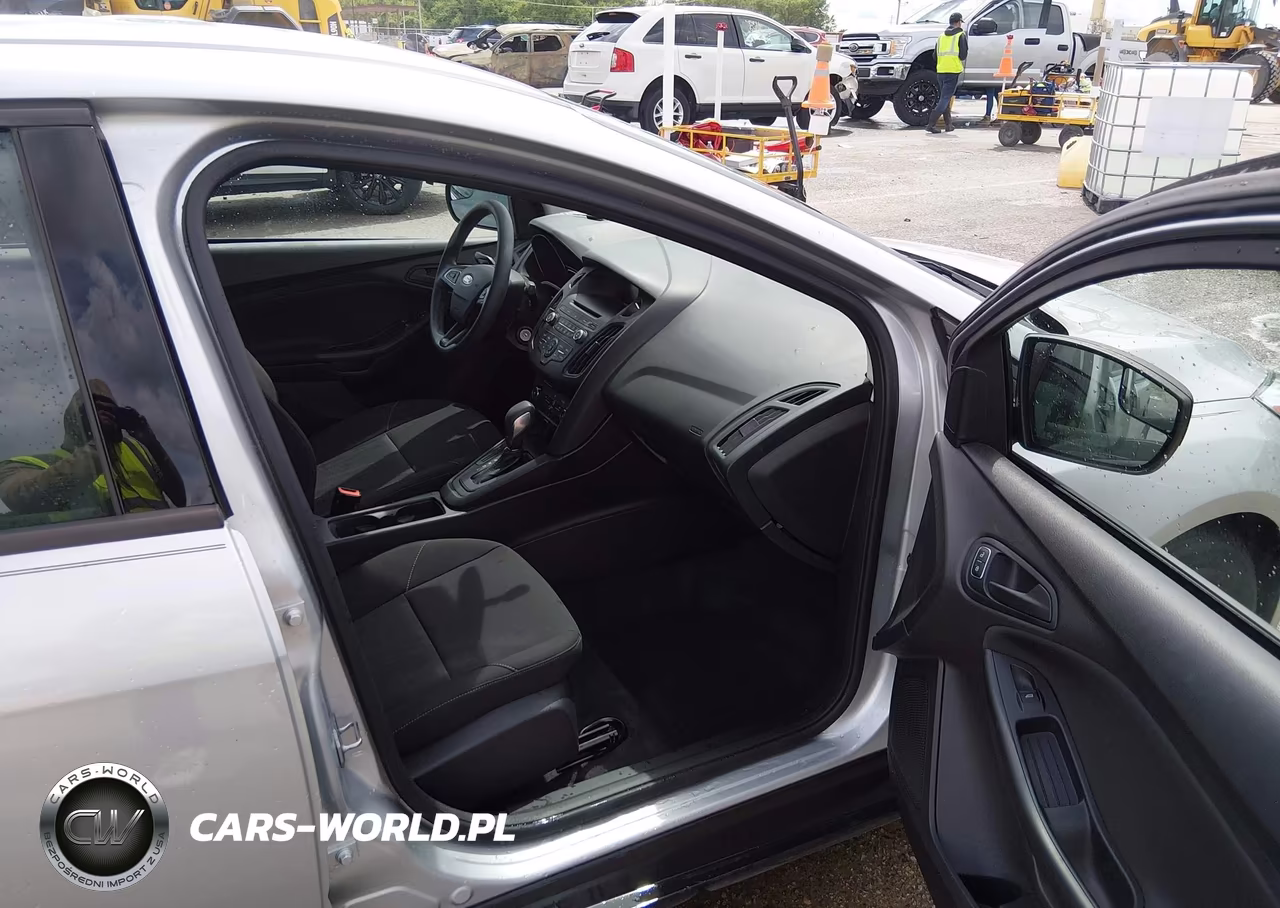 2015 Ford Focus S VIN:1FADP3E20FL357233 - 5
