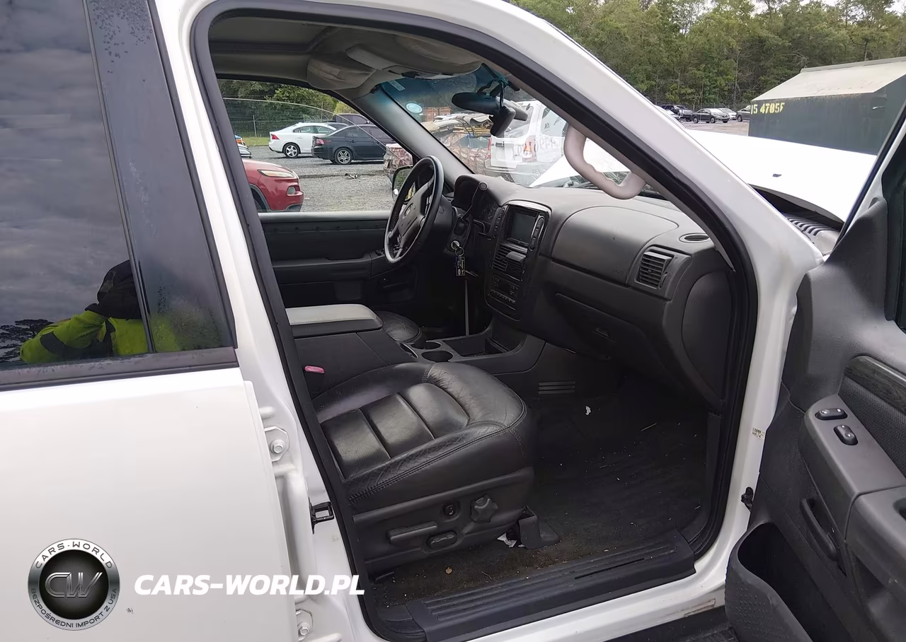 2002 Ford Explorer Limited VIN:1FMDU75W12ZA95710 - 5