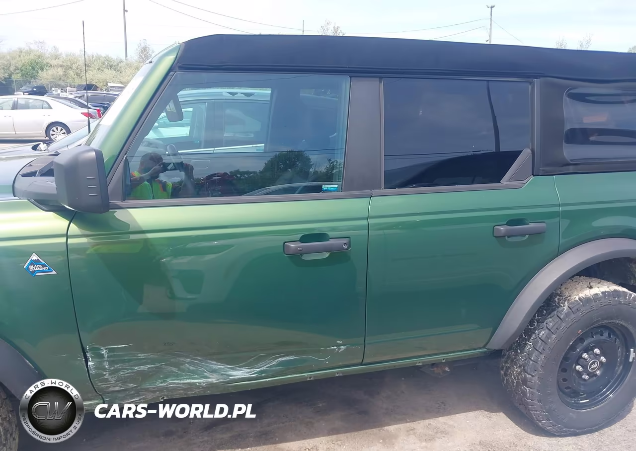 2023 Ford Bronco Black Diamond VIN:1FMEE5DH8PLB28804 - 15