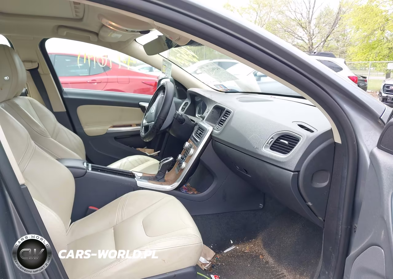 2016 Volvo S60 Inscription T5 Drive-E Platinum VIN:LYV402FM8GB099462 - 5
