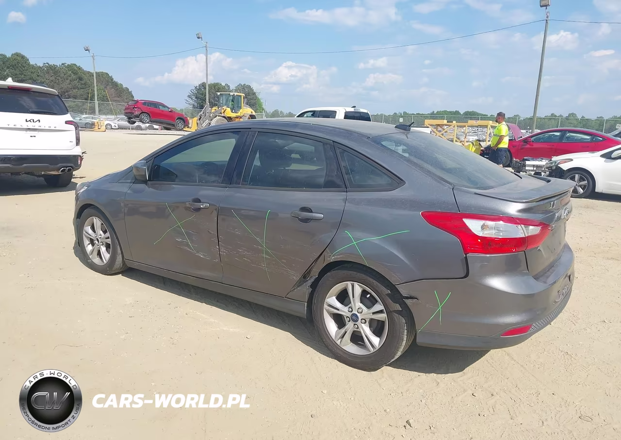 2012 Ford Focus Se VIN:1FAHP3F24CL365184 - 3