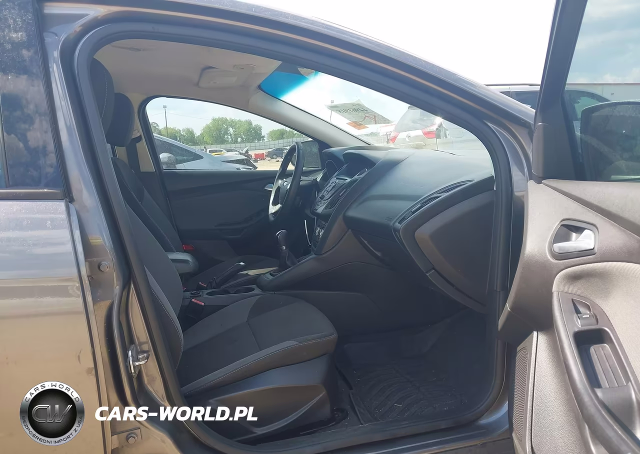 2012 Ford Focus Se VIN:1FAHP3F24CL365184 - 5