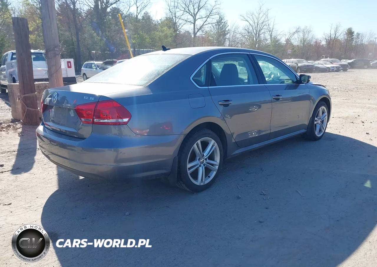 2015 Volkswagen Passat 2.0L Tdi Se VIN:1VWBV7A31FC074611 - 4