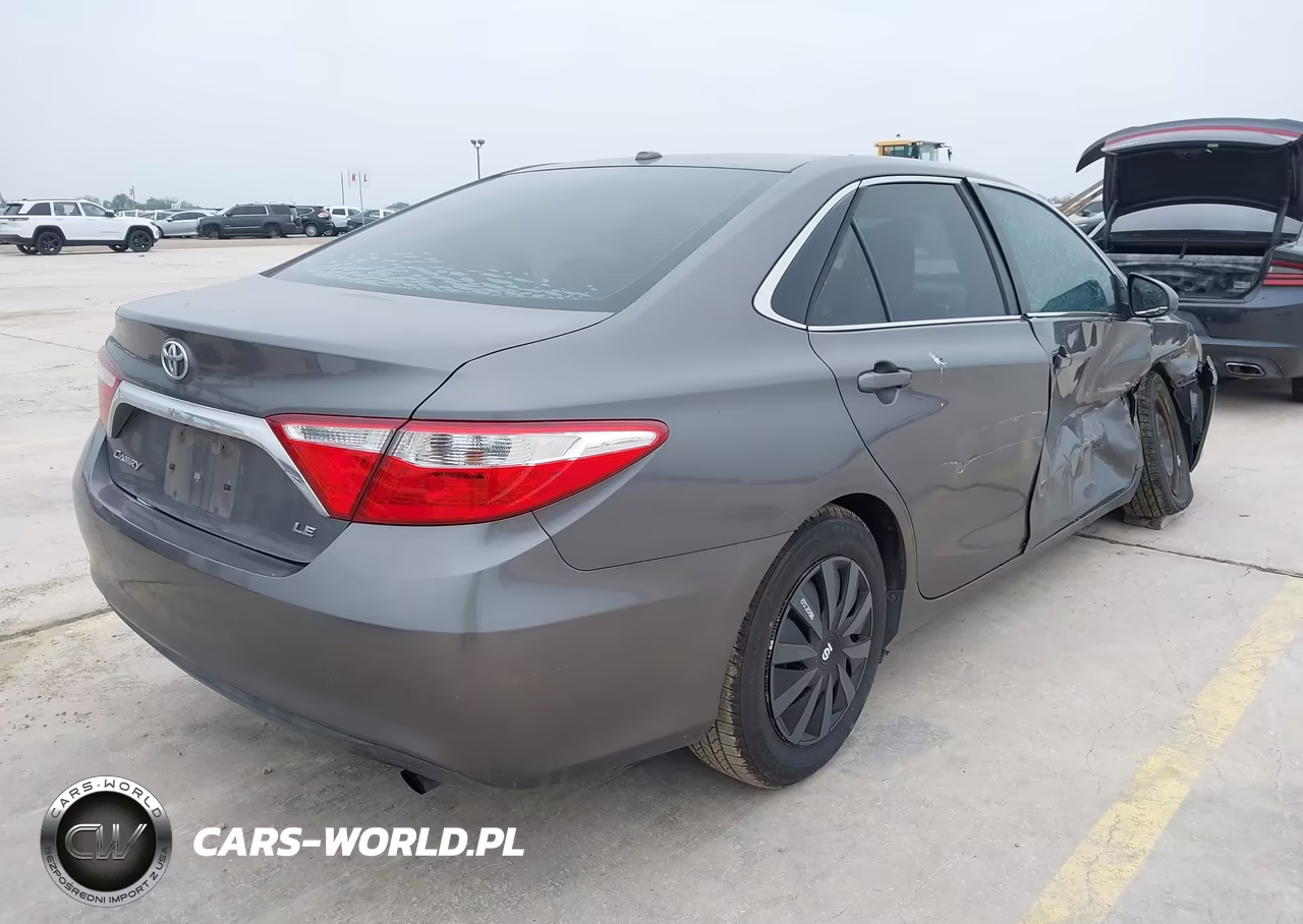 2016 Toyota Camry Le VIN:4T1BF1FK0GU121518 - 4