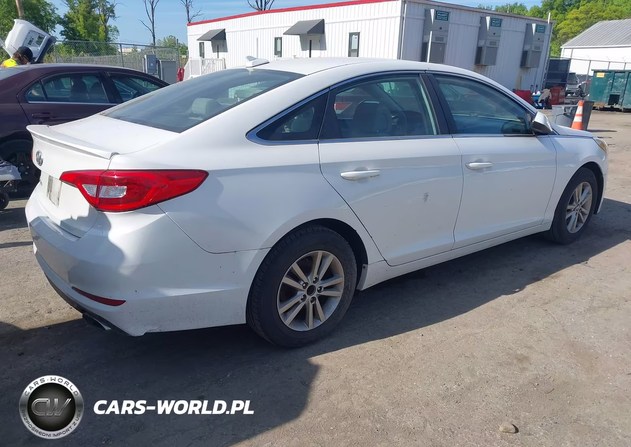 2016 Hyundai Sonata VIN:5NPE24AF4GH386302 - 4