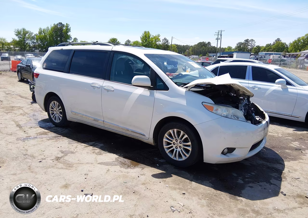 2015 Toyota Sienna Xle 8 Passenger