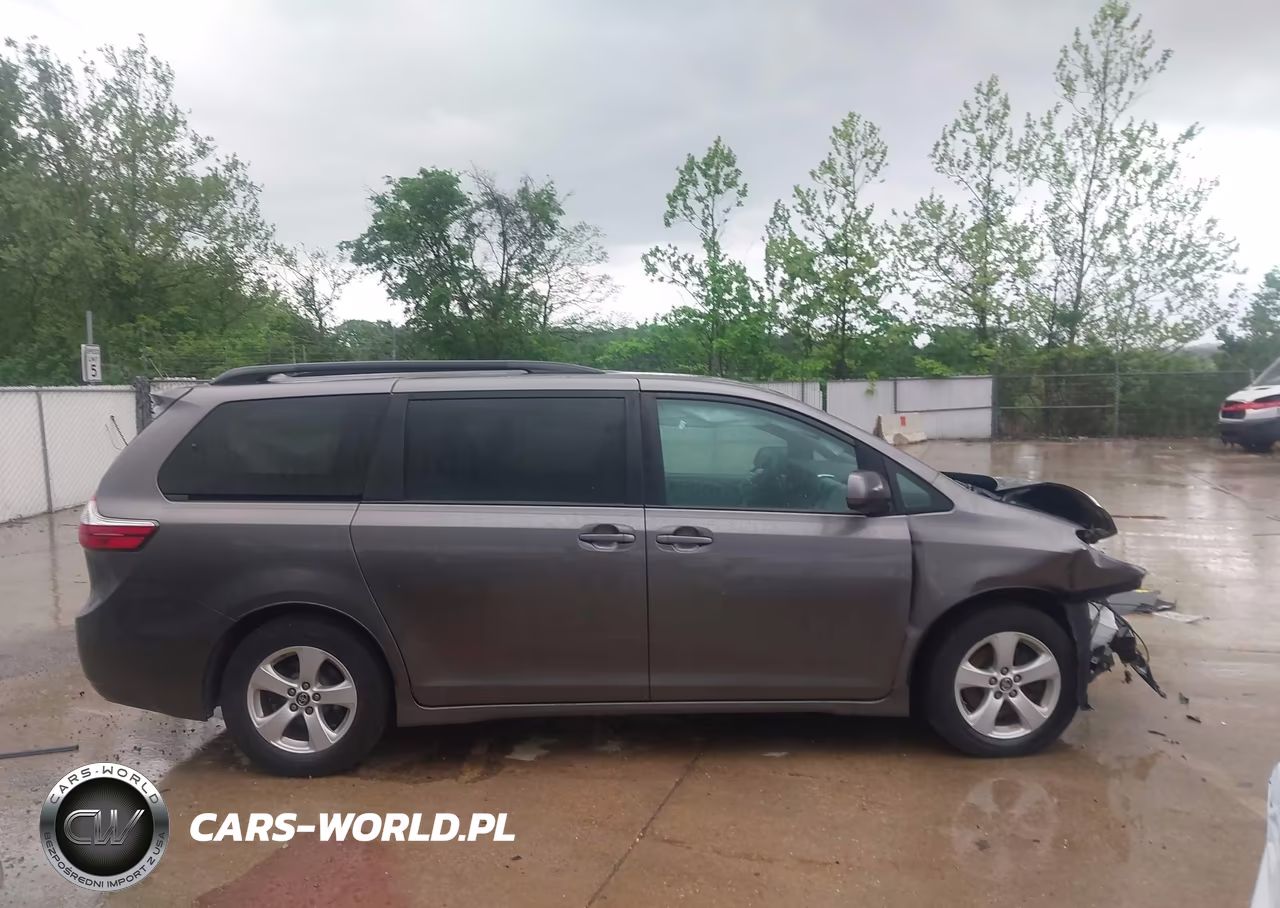 2019 Toyota Sienna Le 7 Passenger VIN:5TDKZ3DC8KS983272 - 14