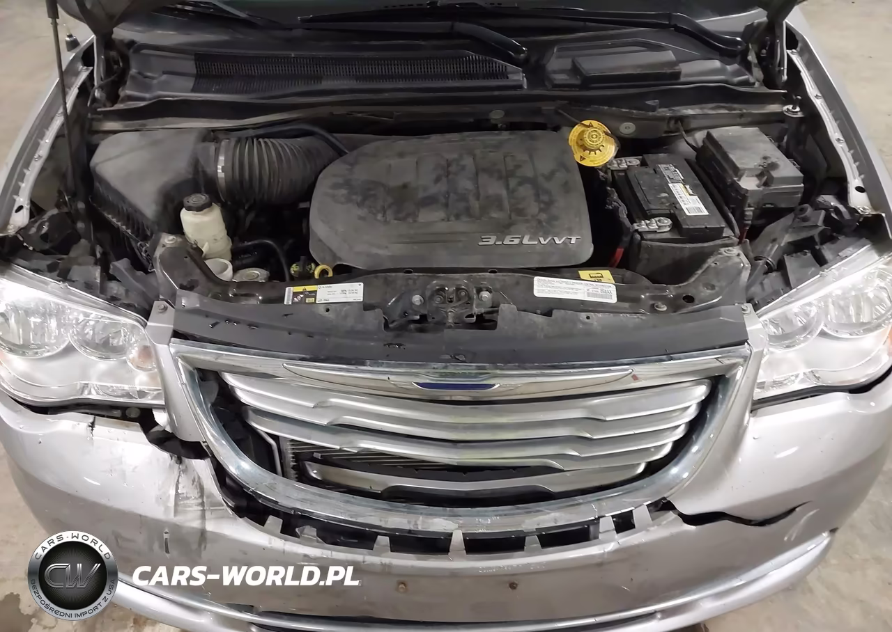 2014 Chrysler Town & Country Touring-L 30Th Anniversary VIN:2C4RC1CG6ER248523 - 10