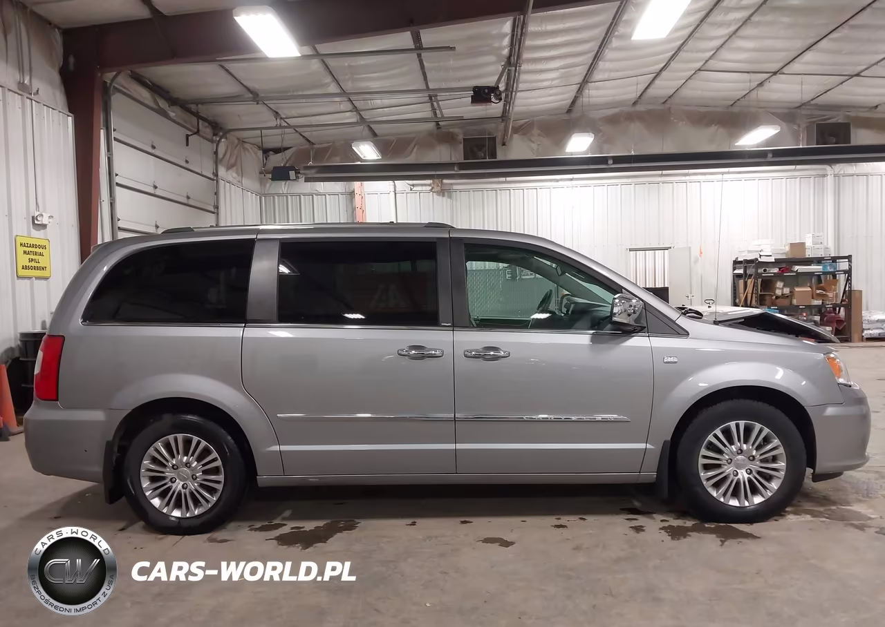 2014 Chrysler Town & Country Touring-L 30Th Anniversary VIN:2C4RC1CG6ER248523 - 13