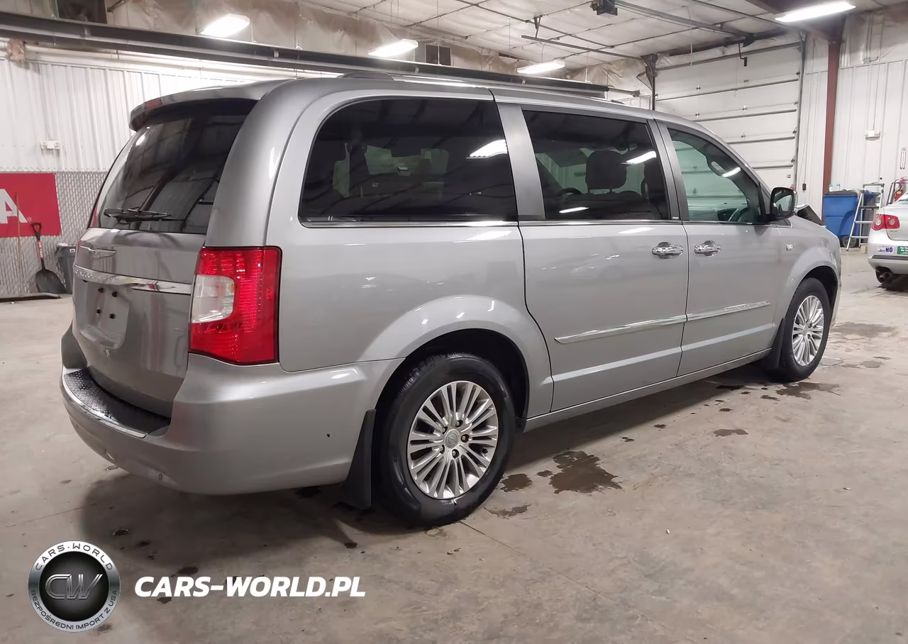 2014 Chrysler Town & Country Touring-L 30Th Anniversary VIN:2C4RC1CG6ER248523 - 4