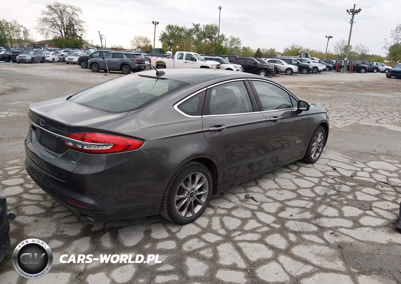 2018 Ford Fusion Energi Se Luxury VIN:3FA6P0PU9JR130297 - 4