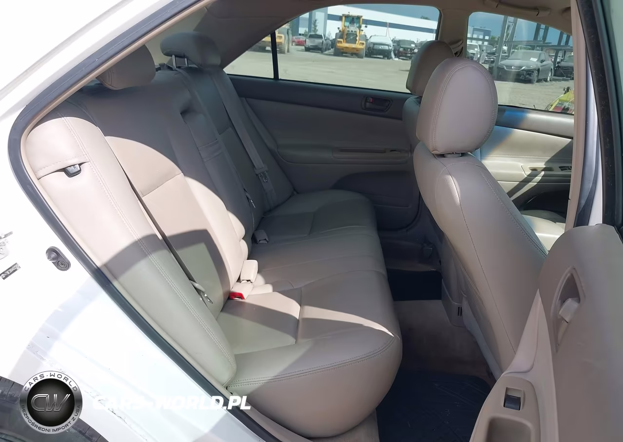 2004 Toyota Camry Le VIN:4T1BE32K04U325056 - 8
