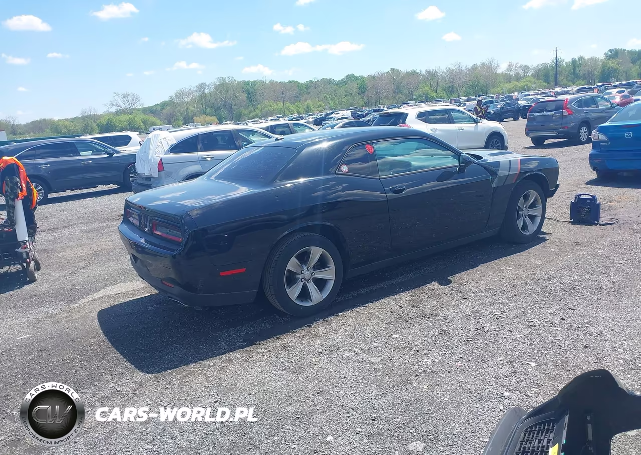 2016 Dodge Challenger Sxt VIN:2C3CDZAG6GH183979 - 4