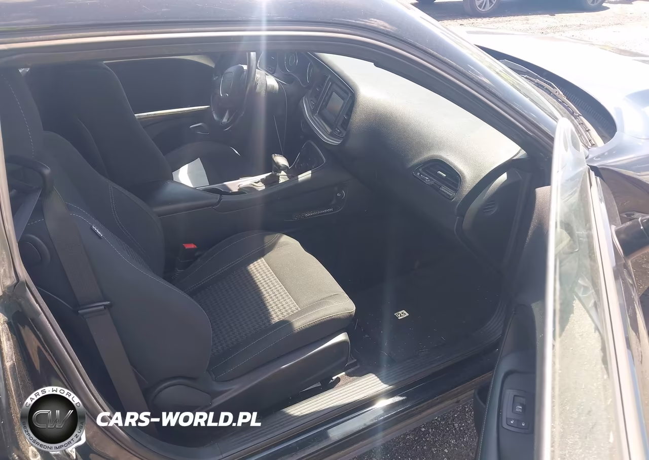 2016 Dodge Challenger Sxt VIN:2C3CDZAG6GH183979 - 5