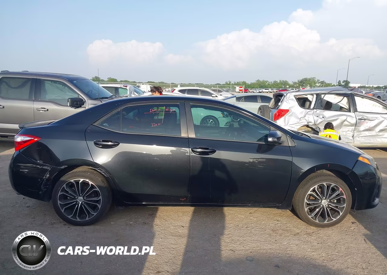 2015 Toyota Corolla S Plus VIN:5YFBURHEXFP304579 - 13