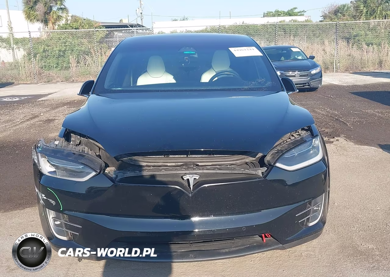 2018 Tesla Model X 100D-75D-P100D VIN:5YJXCBE44JF138091 - 12