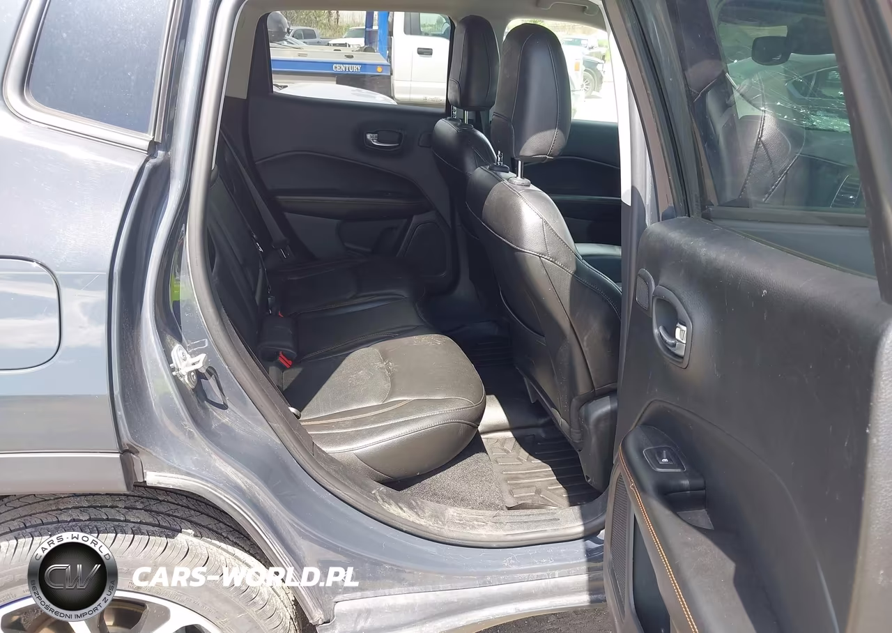2018 Jeep Compass Limited 4X4 VIN:3C4NJDCB4JT362411 - 8