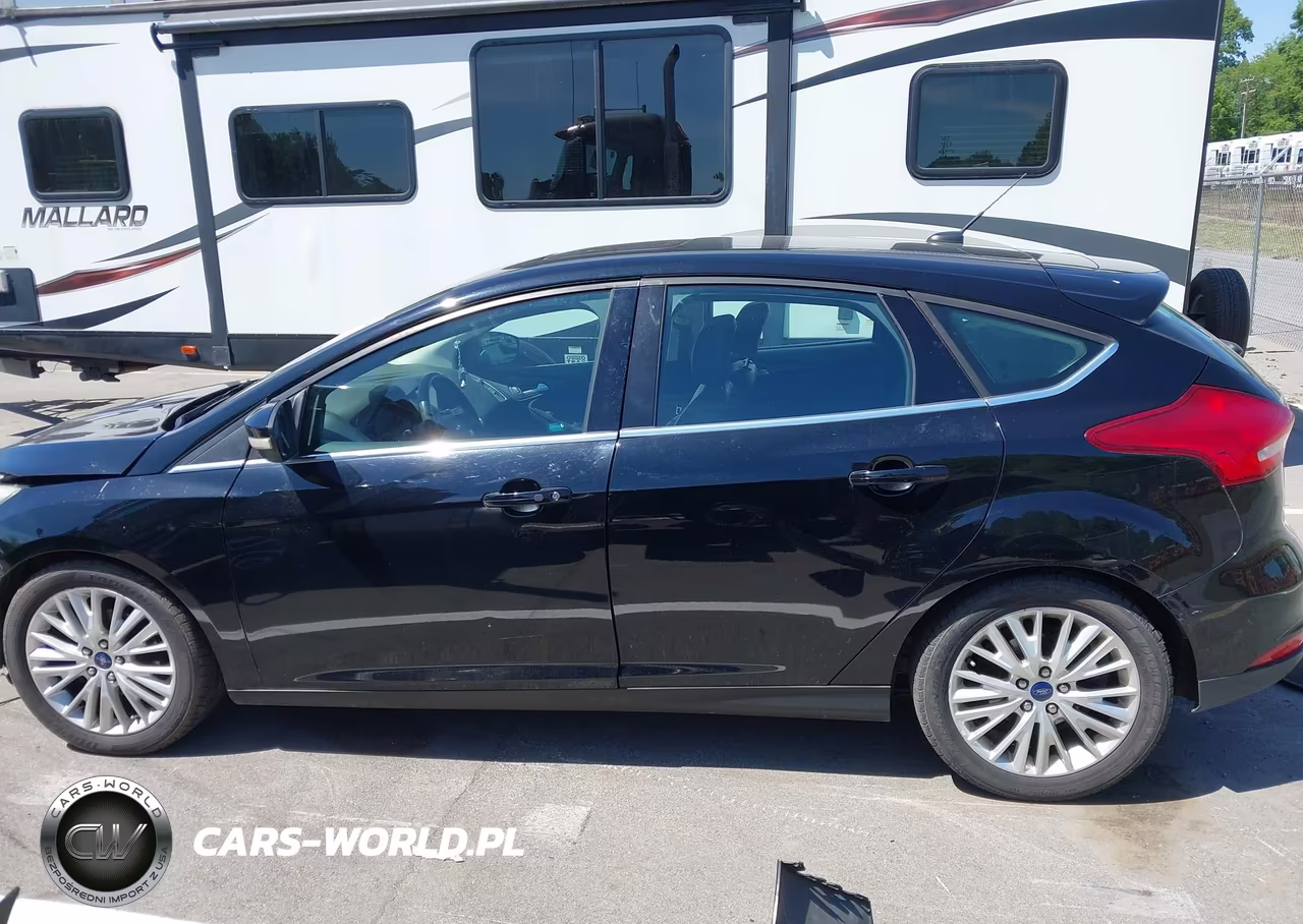 2017 Ford Focus Titanium VIN:1FADP3N2XHL288022 - 15